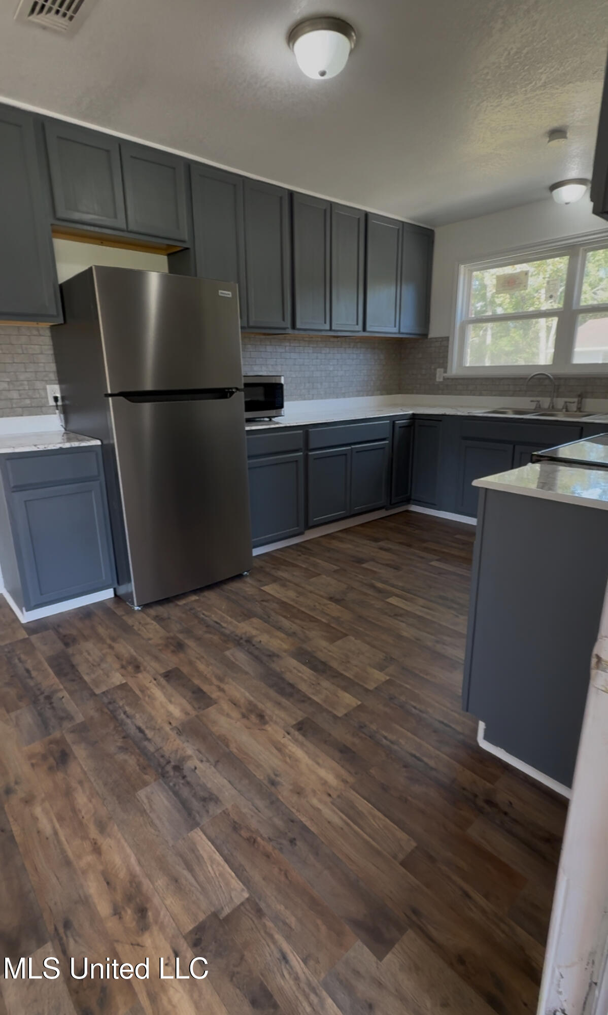 4330 Griffin Street Moss Point, MS 39563 - Photo 3 of 10 IMG_1404