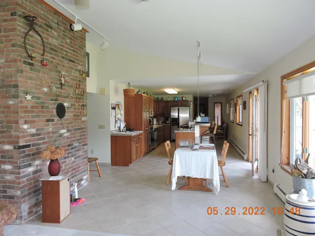 $514,000 | 124 Lakefront Lane, Barton, VT 05822