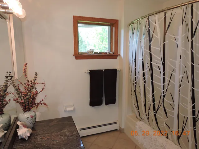 $514,000 | 124 Lakefront Lane, Barton, VT 05822