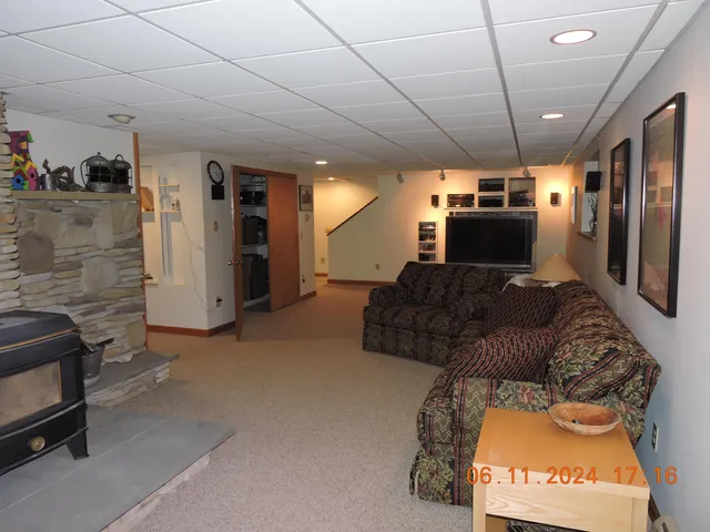 $514,000 | 124 Lakefront Lane, Barton, VT 05822