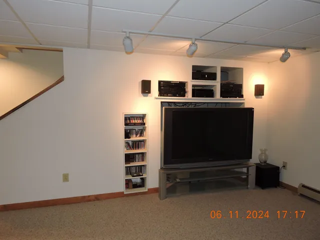 $514,000 | 124 Lakefront Lane, Barton, VT 05822