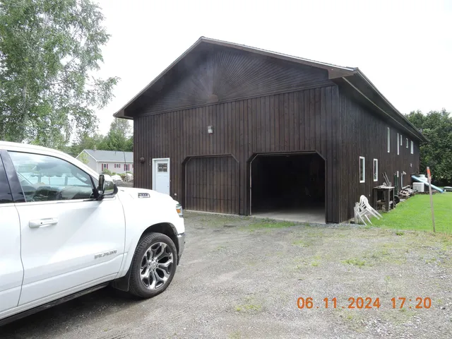 $514,000 | 124 Lakefront Lane, Barton, VT 05822