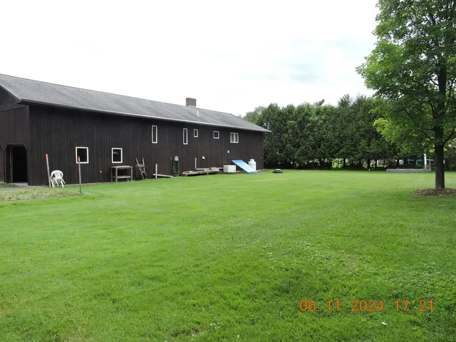 $514,000 | 124 Lakefront Lane, Barton, VT 05822