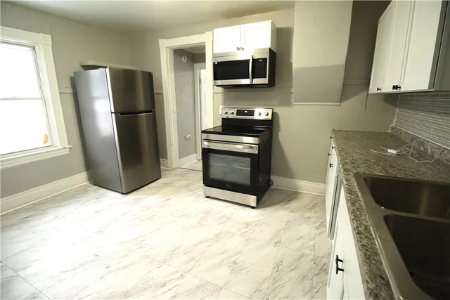 $1,950 | 101 Superior Street, Unit B, Rochester, NY 14611