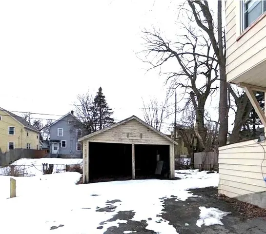 $1,950 | 101 Superior Street, Unit B, Rochester, NY 14611