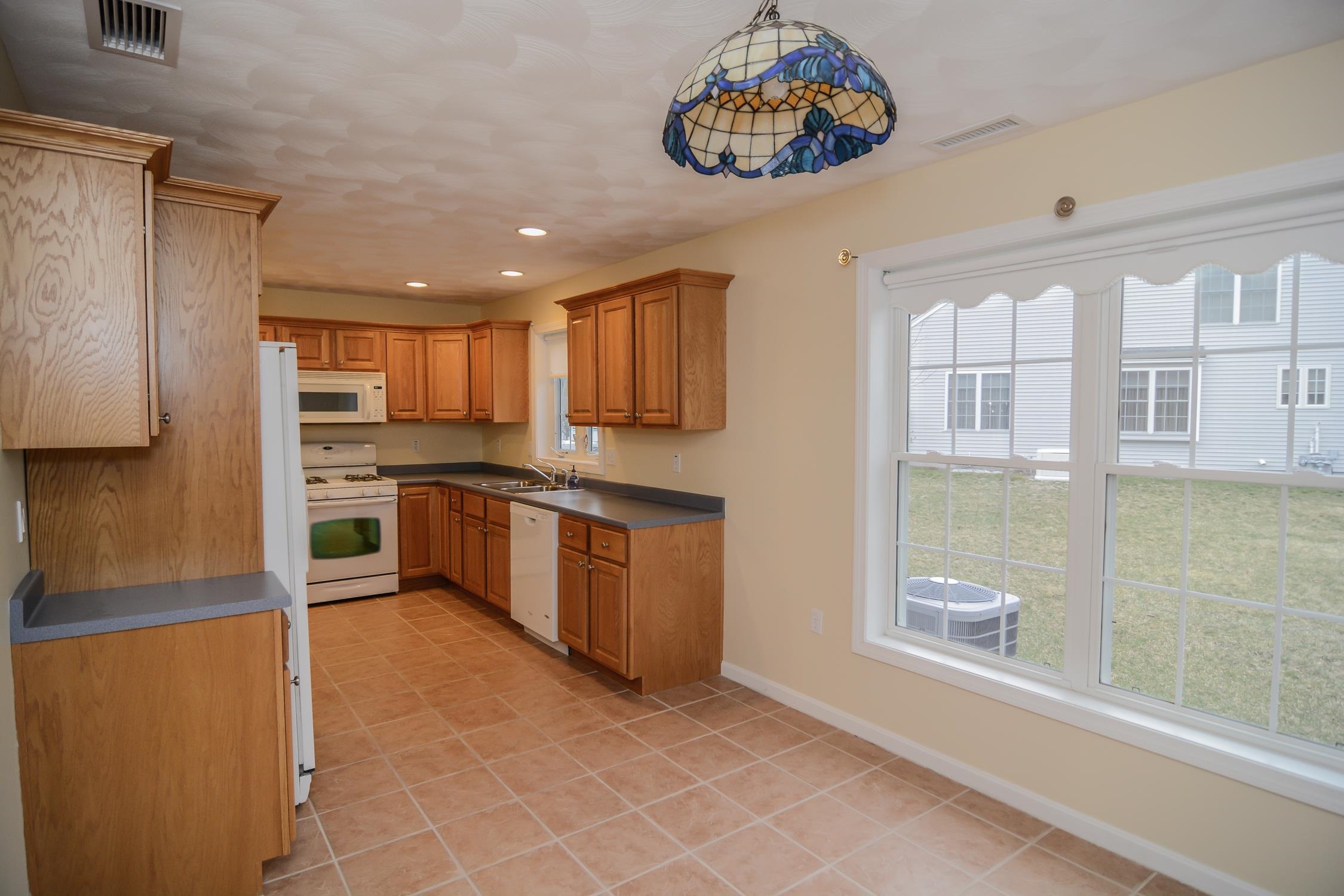 36 Hadleigh Road Windham, NH 03087 - Photo 6 of 20