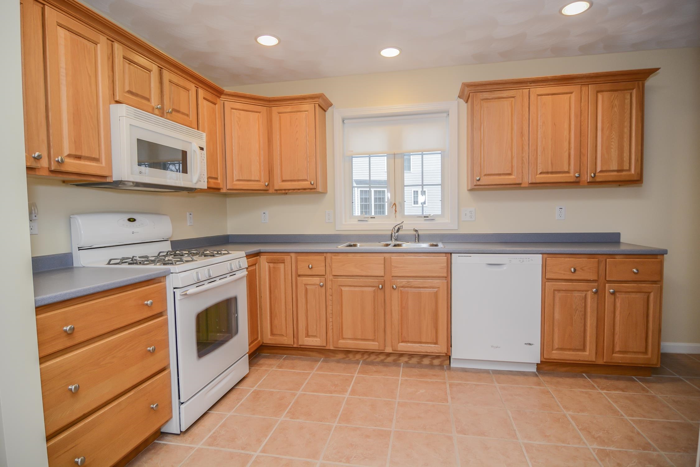 36 Hadleigh Road Windham, NH 03087 - Photo 9 of 20