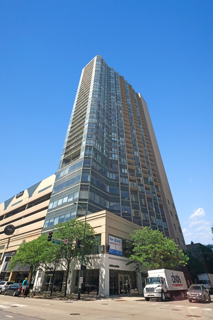111 West Maple Street, Unit 2910 Chicago, IL 60610 - Photo 1 of 16