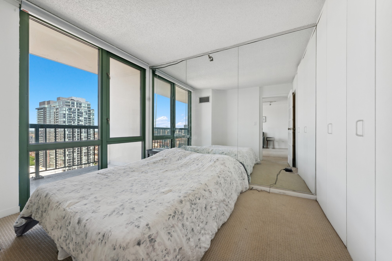 111 West Maple Street, Unit 2910 Chicago, IL 60610 - Photo 9 of 16