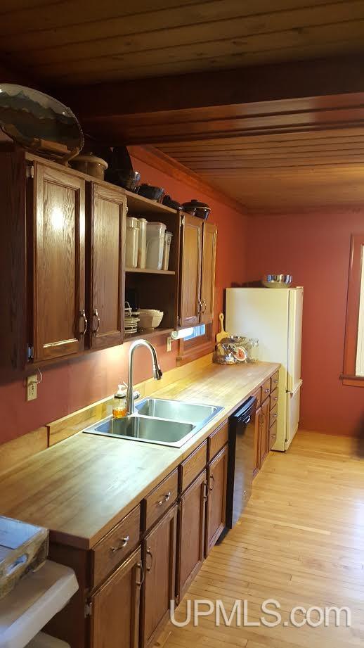 177 Zoberlein Street Ishpeming, MI 49849 - Photo 5 of 36