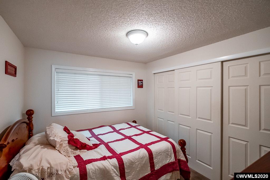 1609 Del Rio Avenue Southeast Albany, OR 97322 - Photo 14 of 36