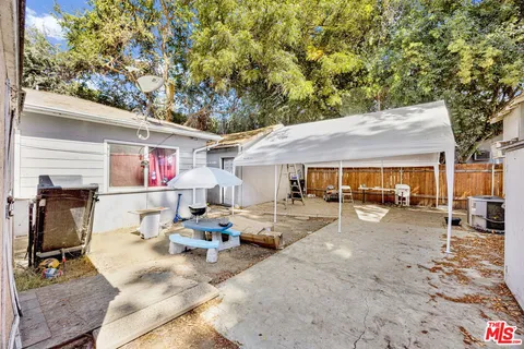 deck of house with outdoor seating