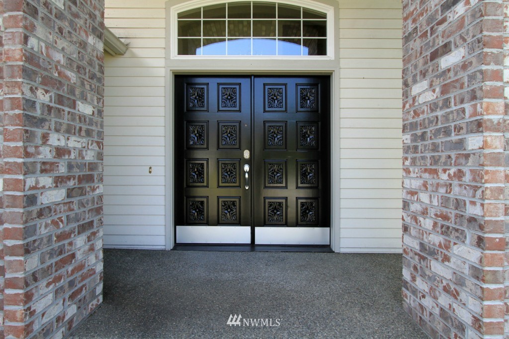 8539 Northeast 176th Street Bothell, WA 98011 - Photo 2 of 23 Gallery Image 2