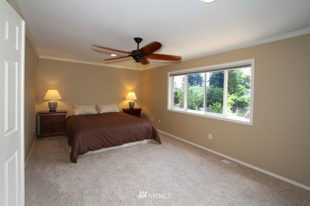 8539 Northeast 176th Street Bothell, WA 98011 - Photo 11 of 23 Gallery Image 11