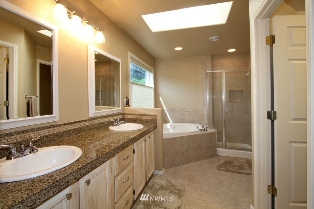 8539 Northeast 176th Street Bothell, WA 98011 - Photo 12 of 23 Gallery Image 12
