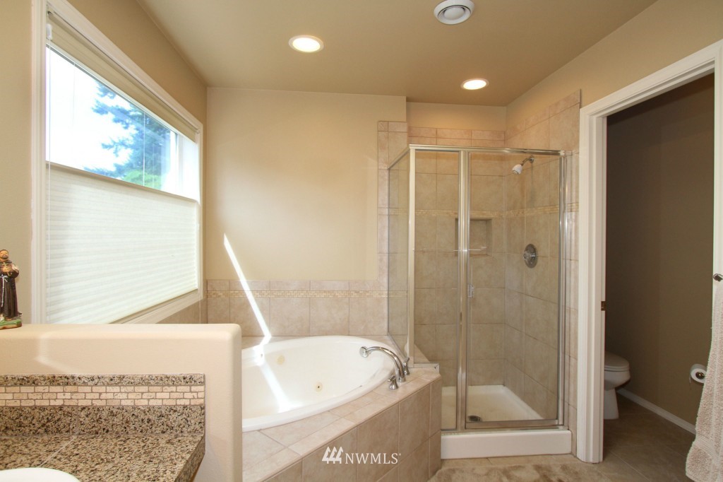 8539 Northeast 176th Street Bothell, WA 98011 - Photo 13 of 23 Gallery Image 13