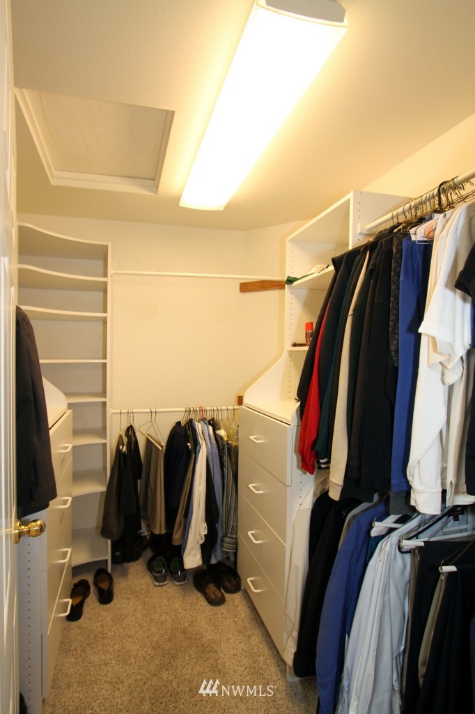 8539 Northeast 176th Street Bothell, WA 98011 - Photo 14 of 23 Gallery Image 14