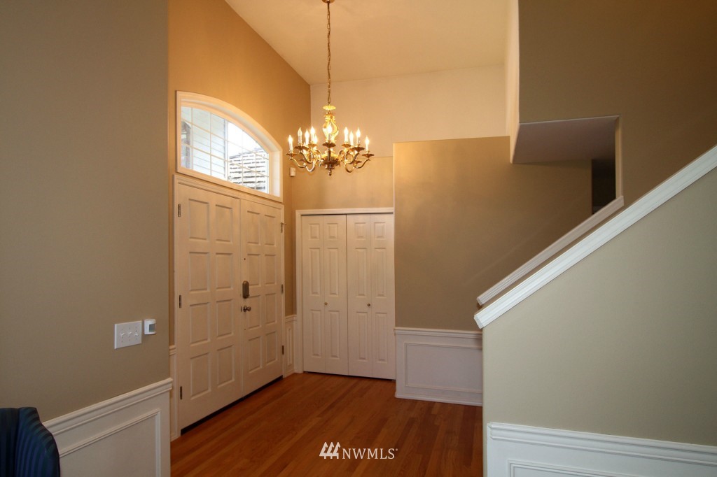8539 Northeast 176th Street Bothell, WA 98011 - Photo 3 of 23 Gallery Image 3