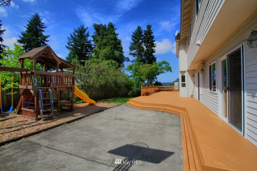 8539 Northeast 176th Street Bothell, WA 98011 - Photo 22 of 23 Gallery Image 22
