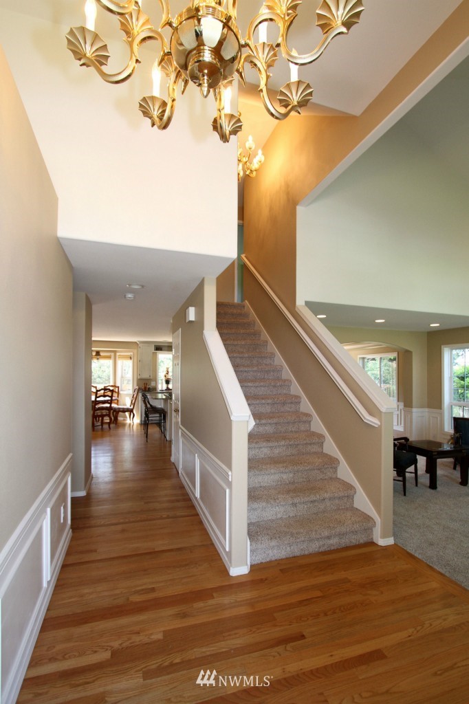 8539 Northeast 176th Street Bothell, WA 98011 - Photo 4 of 23 Gallery Image 4