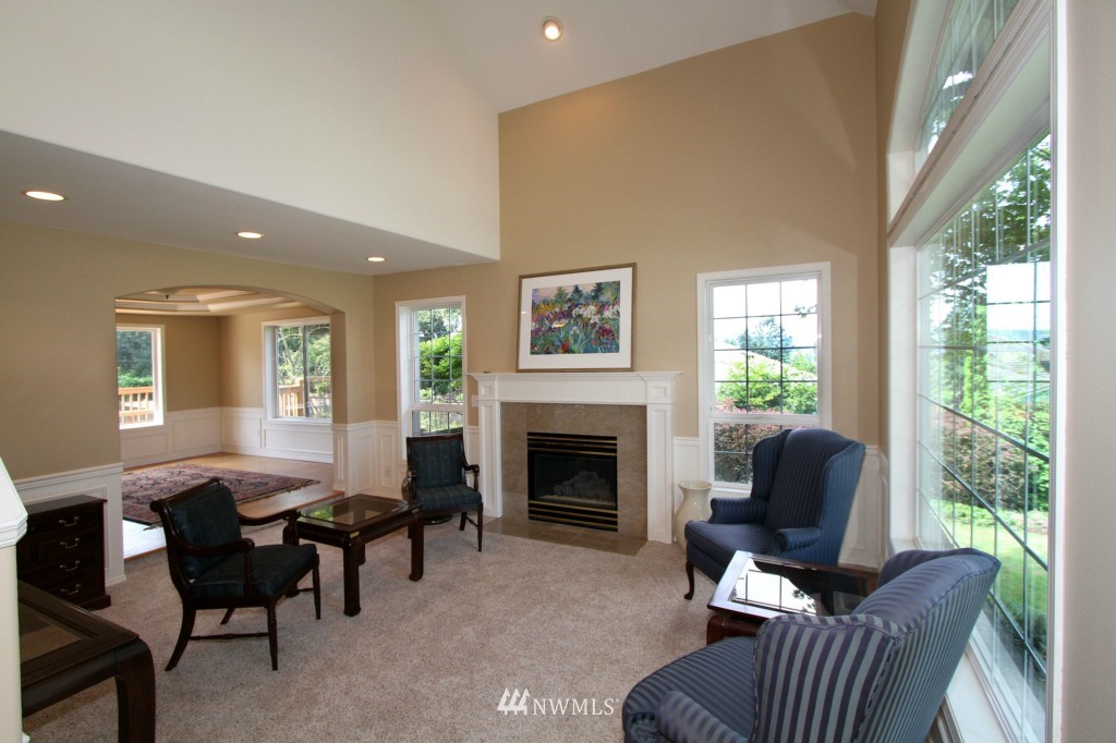 8539 Northeast 176th Street Bothell, WA 98011 - Photo 5 of 23 Gallery Image 5
