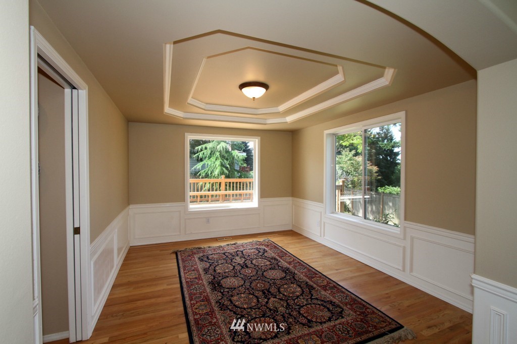 8539 Northeast 176th Street Bothell, WA 98011 - Photo 6 of 23 Gallery Image 6