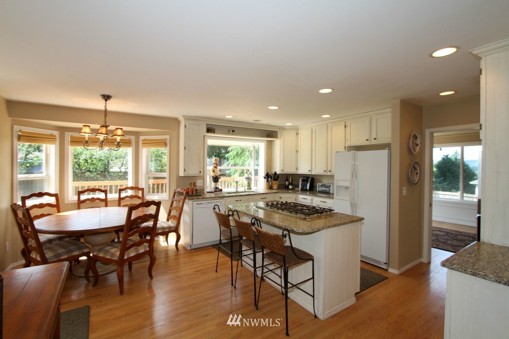 8539 Northeast 176th Street Bothell, WA 98011 - Photo 7 of 23 Gallery Image 7