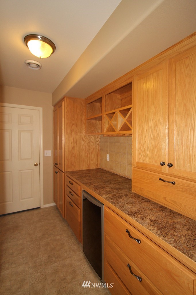 8539 Northeast 176th Street Bothell, WA 98011 - Photo 10 of 23 Gallery Image 10