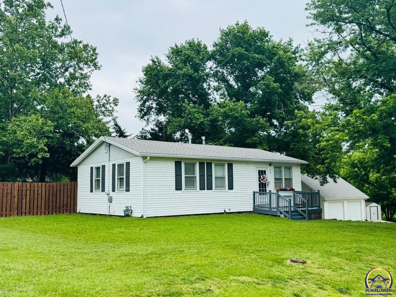 320 Northeast 58th Street Topeka, KS 66617 - Photo 1 of 49
