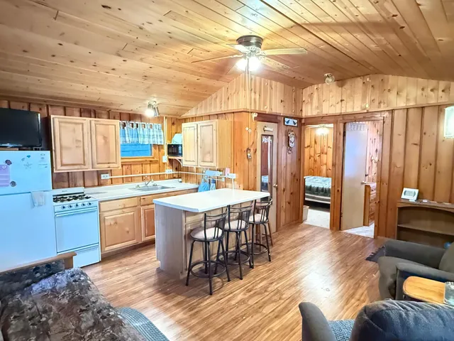 $199,990 | 1085 County Rd F, Unit 11, Edgewater, WI 54817