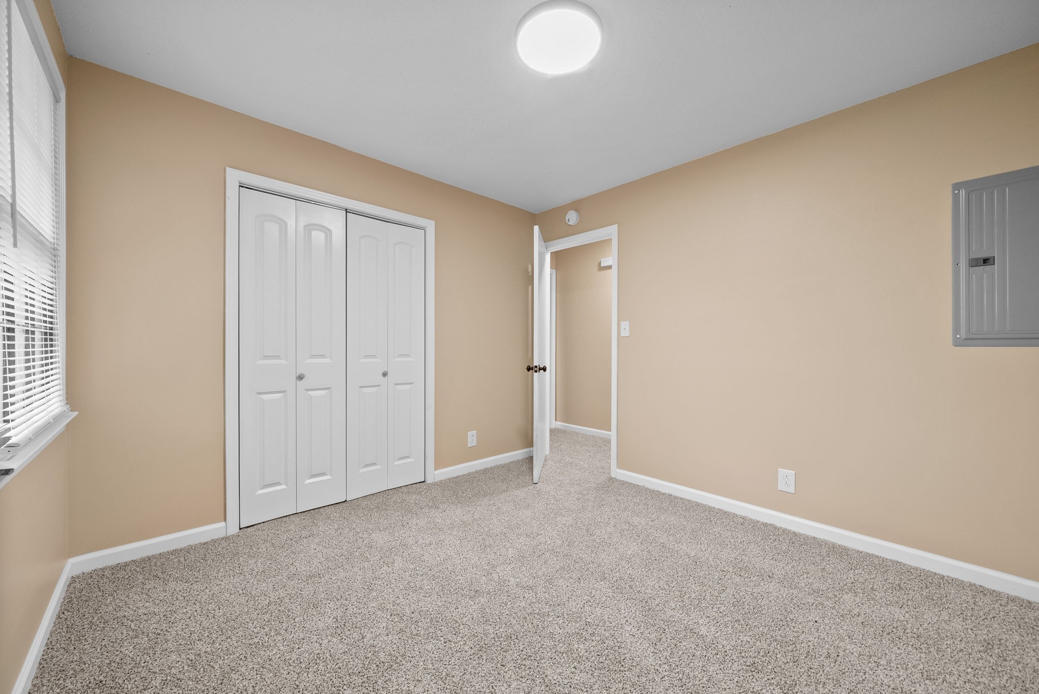 619 Ranch Hill Drive Clarksville, TN 37042 - Photo 28 of 32 a view of an empty room and window