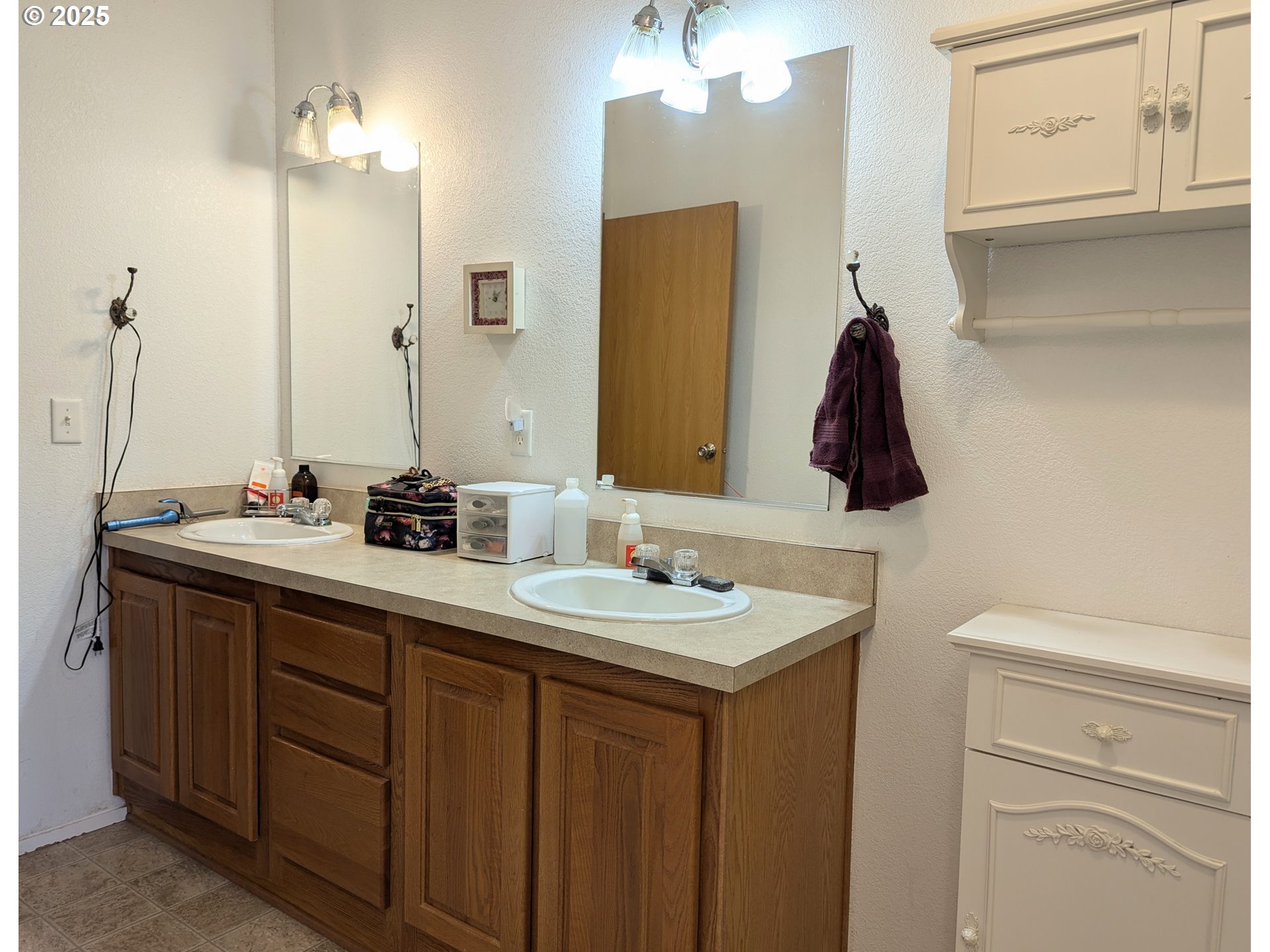 49244 Mountain View Road Oakridge, OR 97463 - Photo 19 of 30 a bathroom with a sink and a mirror