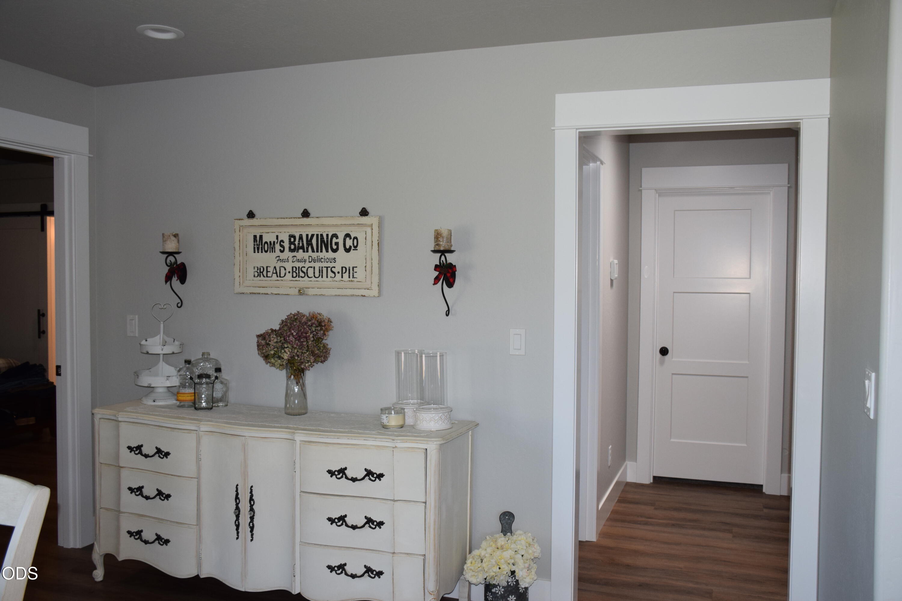 303 Northwest Collette Way Grants Pass, OR 97526 - Photo 8 of 23