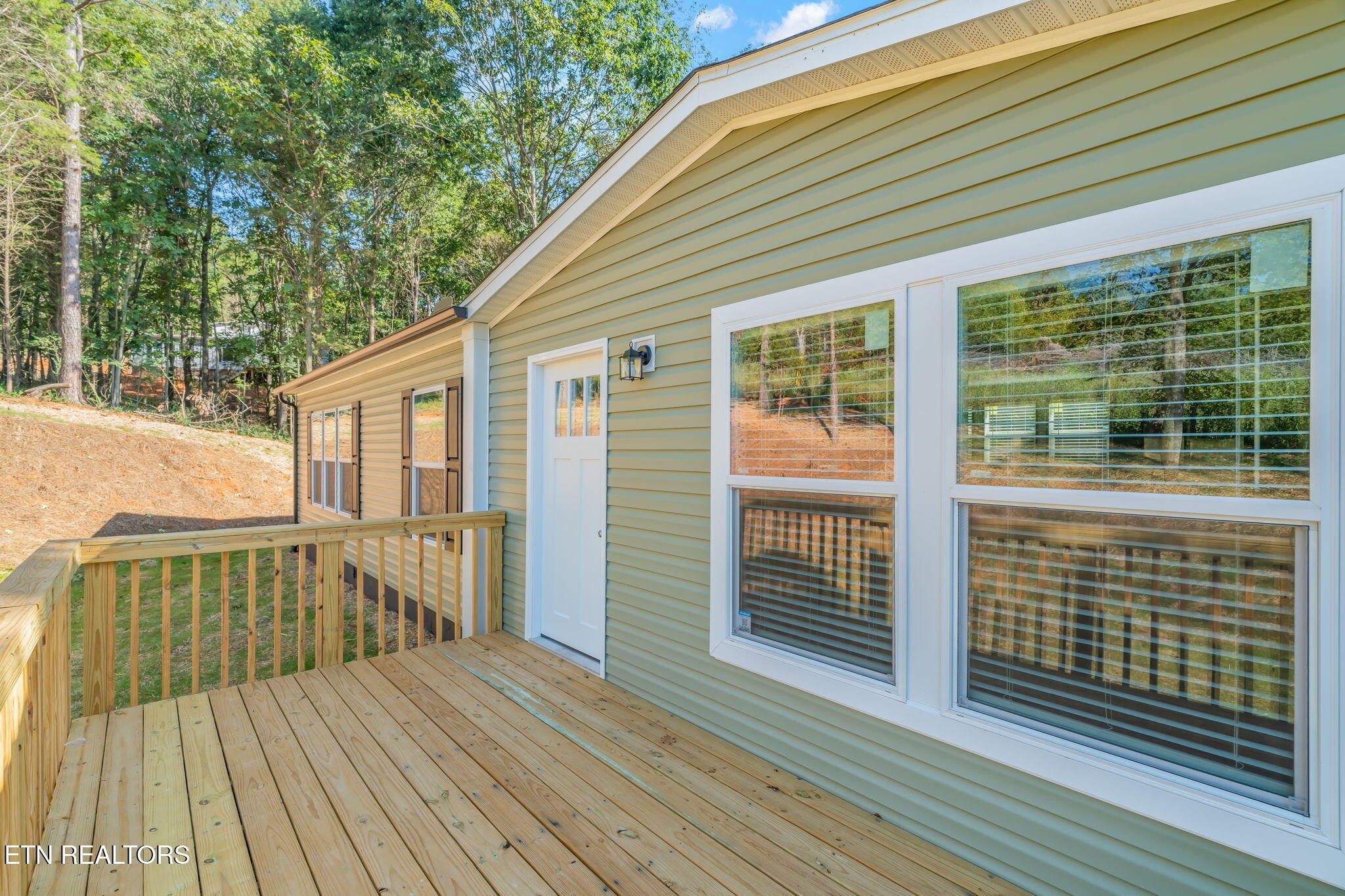 400 Matlock Trail Loudon, TN 37774 - Photo 43 of 50 a view of a house with a deck