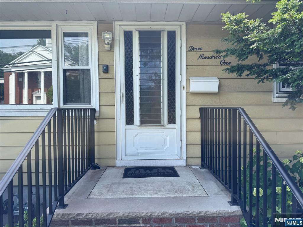 301 Valley Road Clifton, NJ 07013 - Photo 3 of 27