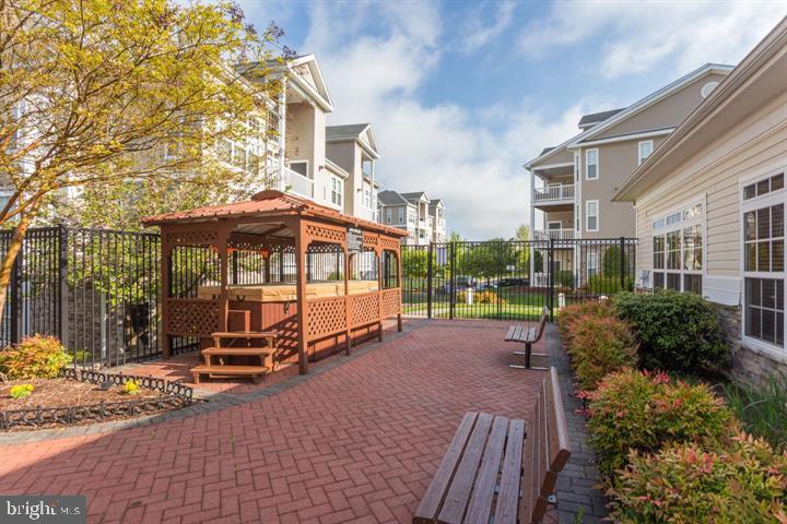 504 Sunset View Terrace Southeast, Unit 301 Leesburg, VA 20175 - Photo 51 of 57