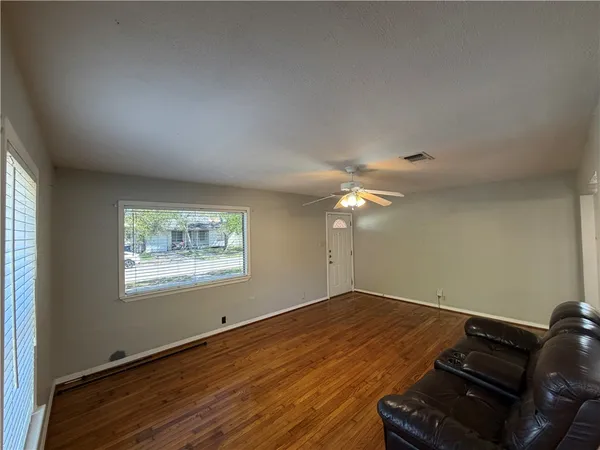 $1,400 | 418 Waverly Drive, Corpus Christi, TX 78412