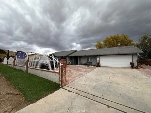 $425,000 | 17204 Longmeadow Avenue, Palmdale, CA 93591