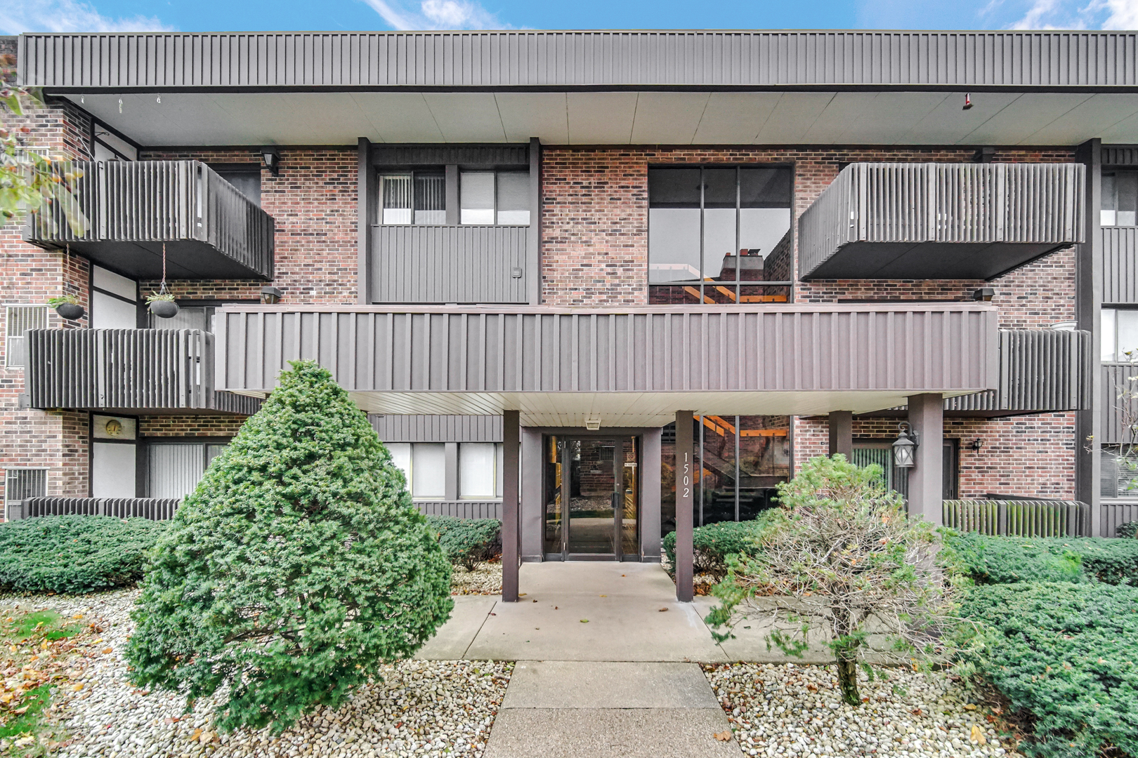 1502 Woodbridge Road, Unit 1E Joliet, IL 60436 - Photo 1 of 20 Gallery Image 1
