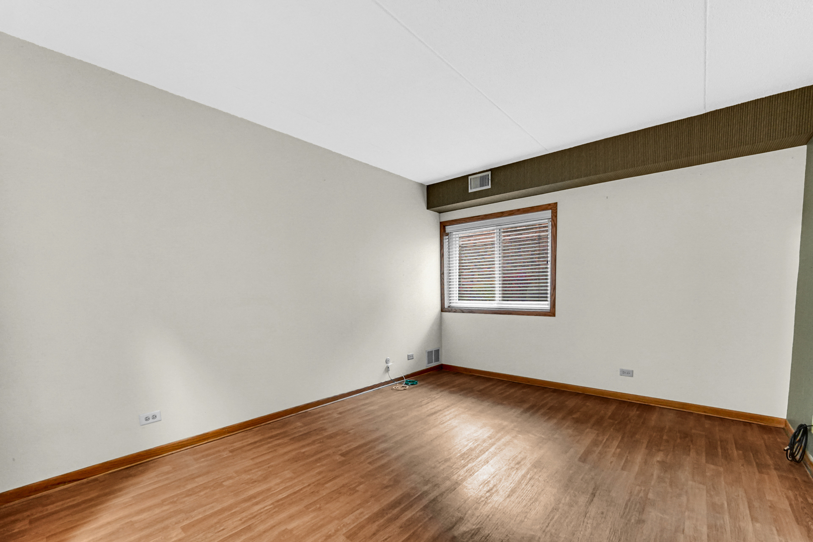 1502 Woodbridge Road, Unit 1E Joliet, IL 60436 - Photo 14 of 20 Gallery Image 14