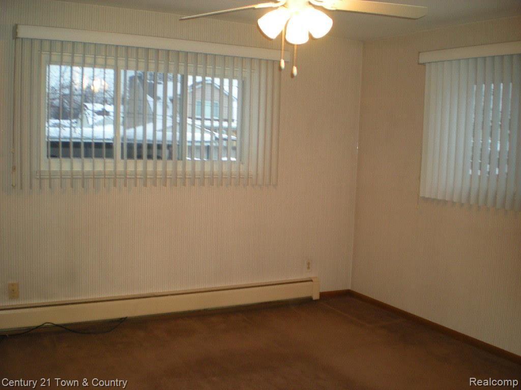 16471 East 10 Mile Road, Unit 2 Eastpointe, MI 48021 - Photo 12 of 18 DSCN5105.jpg