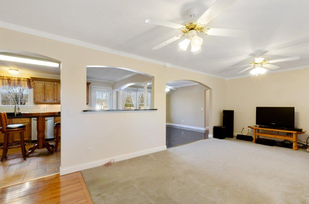 8462 Guthrie Road Cross Plains, TN 37049 - Photo 3 of 21 Gorgeous archways & crown molding throughout the home!