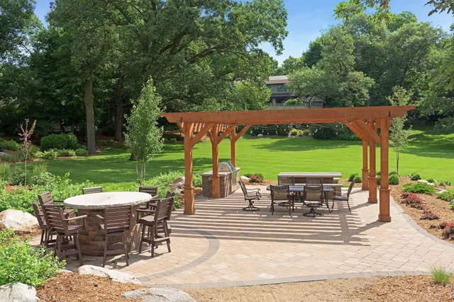 $2,400,000 | 28140 Boulder Bridge Drive, Shorewood, MN 55331