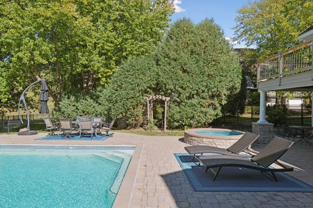 $2,400,000 | 28140 Boulder Bridge Drive, Shorewood, MN 55331