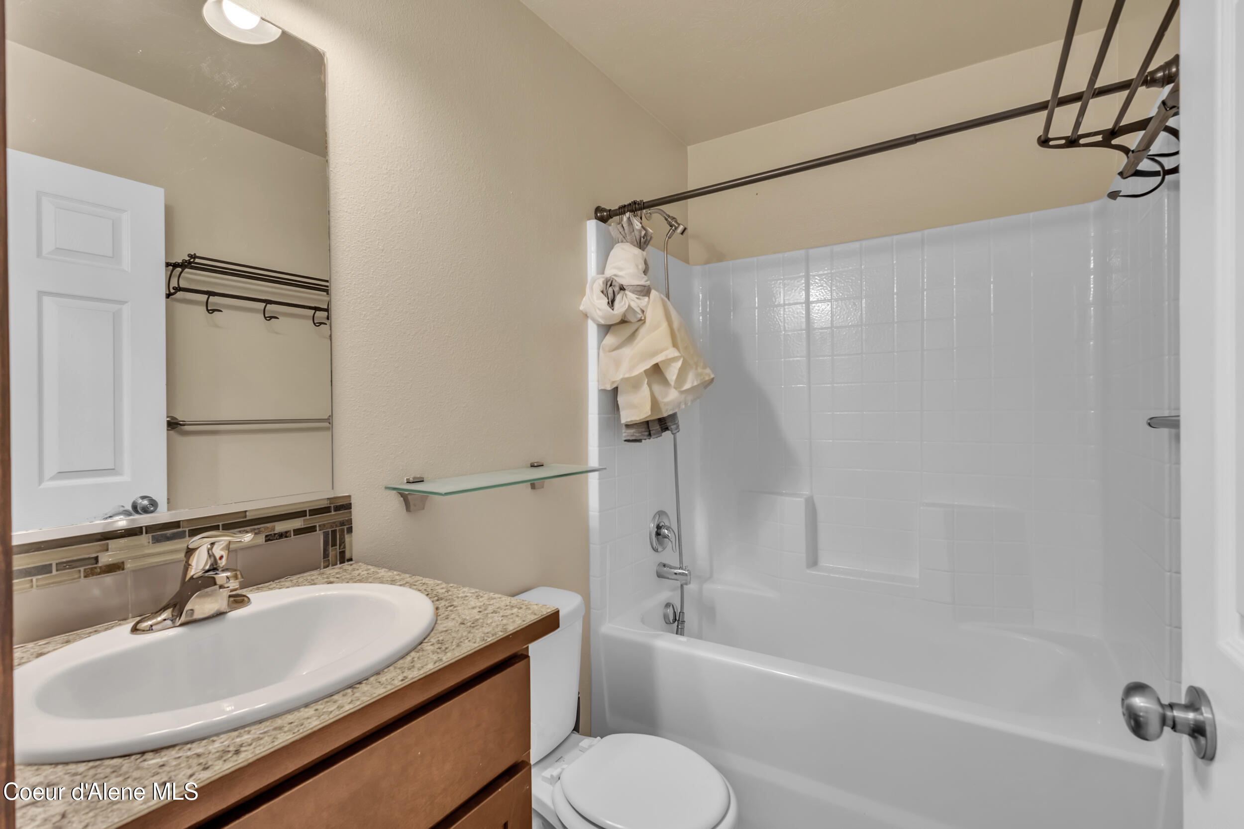 6684 West Conner Street Rathdrum, ID 83858 - Photo 28 of 42 Guest Bathroom
