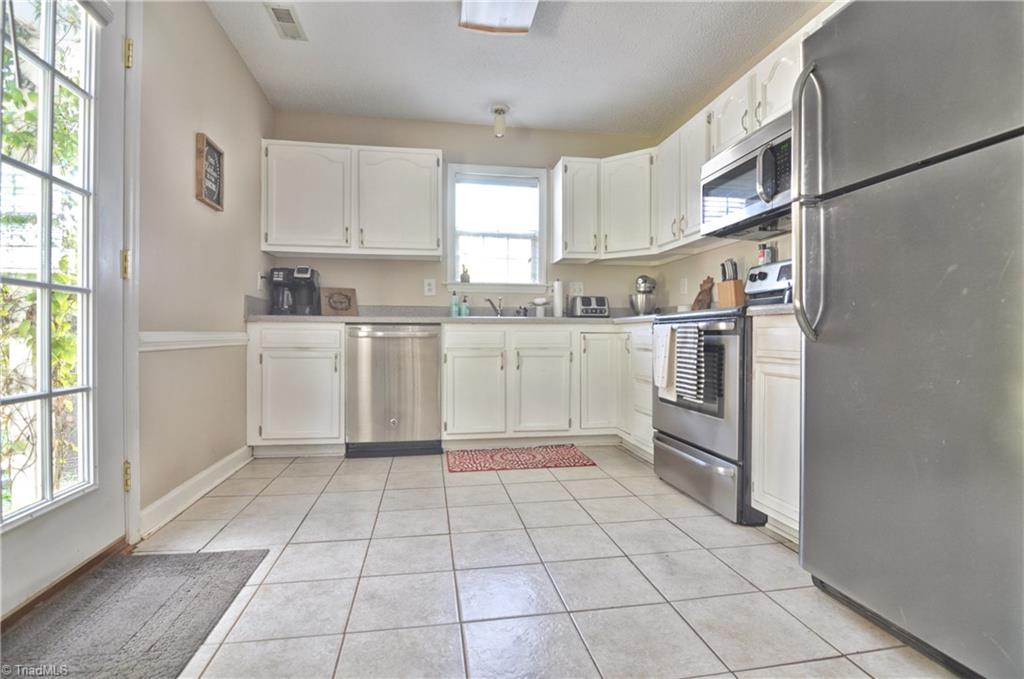 5040 Springhouse Farm Road Winston-Salem, NC 27107 - Photo 6 of 17 Gallery Image 6