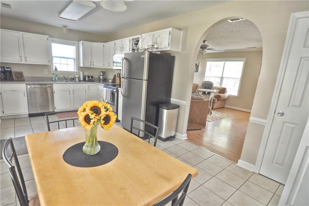 5040 Springhouse Farm Road Winston-Salem, NC 27107 - Photo 7 of 17 Gallery Image 7