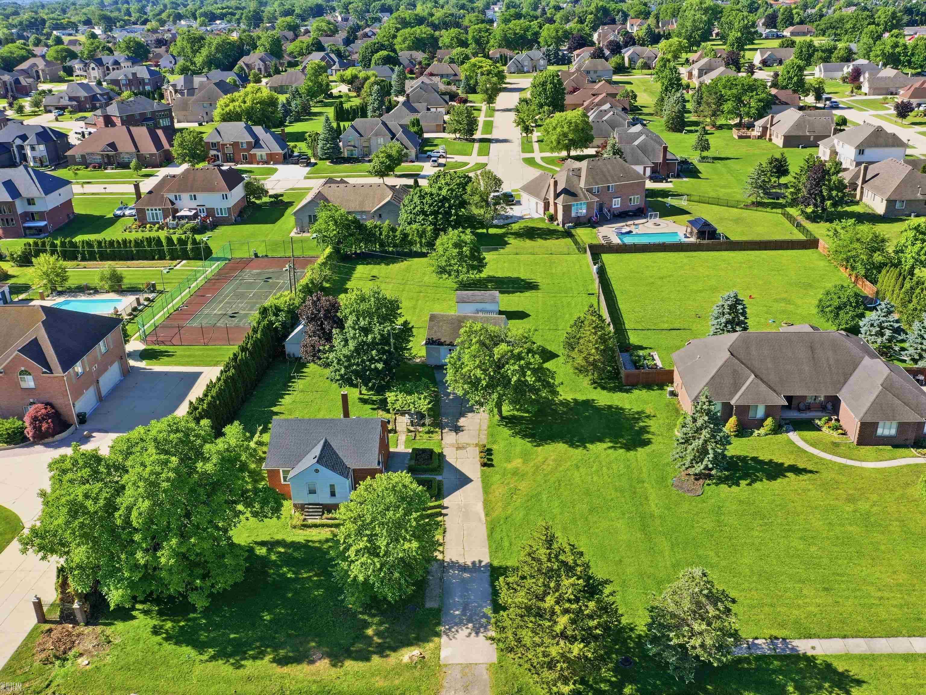 4466 18 1/2 Mile Road Sterling Heights, MI 48314 - Photo 29 of 41