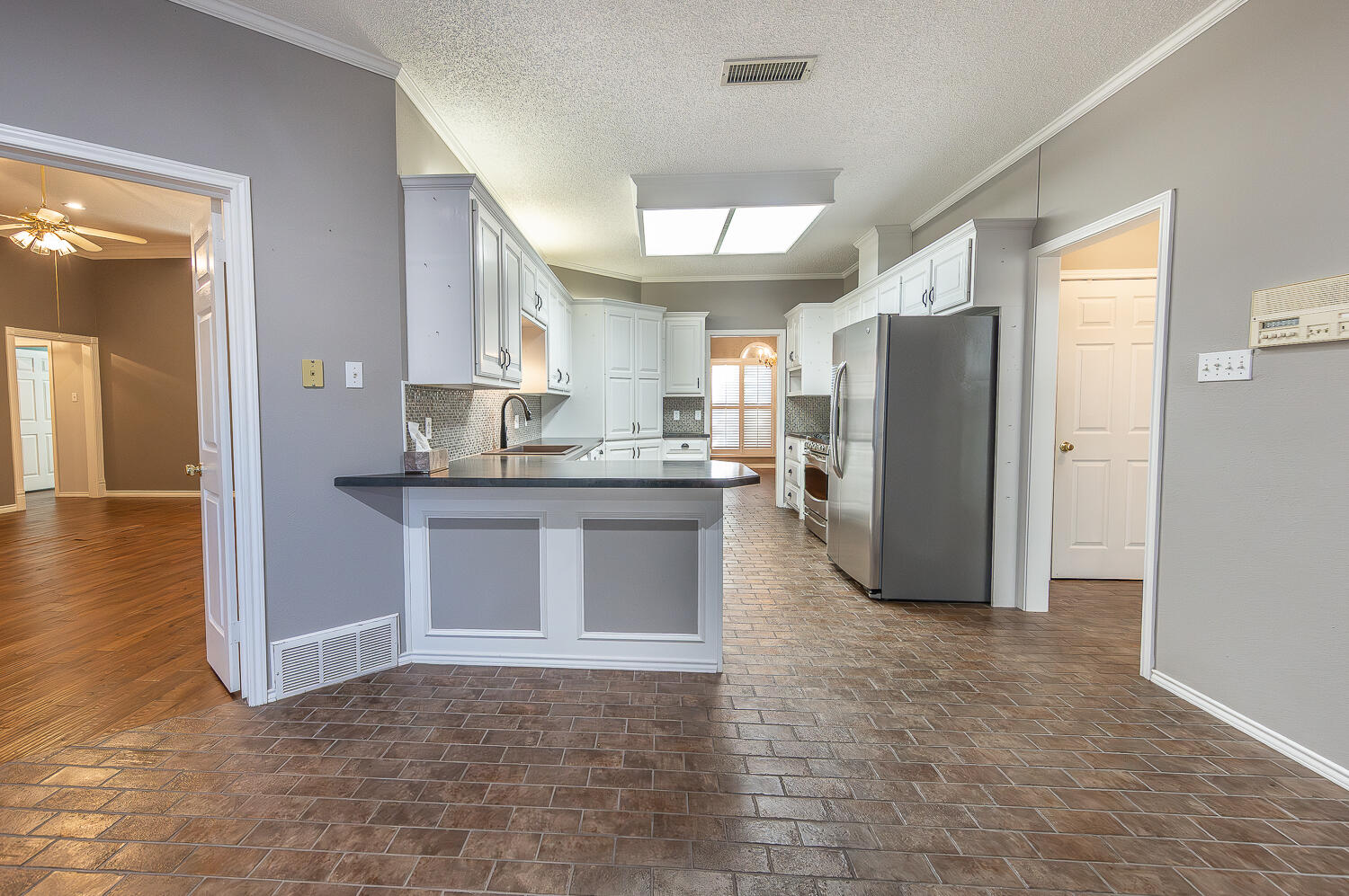 8508 Raleigh Avenue Lubbock, TX 79424 - Photo 7 of 28 7