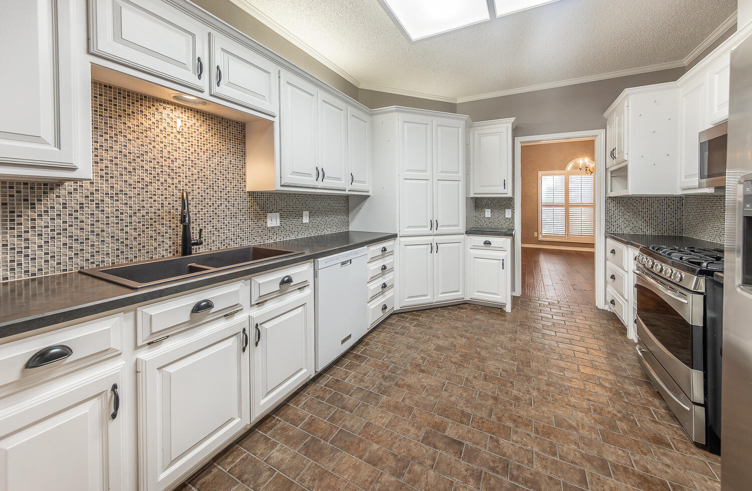 8508 Raleigh Avenue Lubbock, TX 79424 - Photo 9 of 28 9